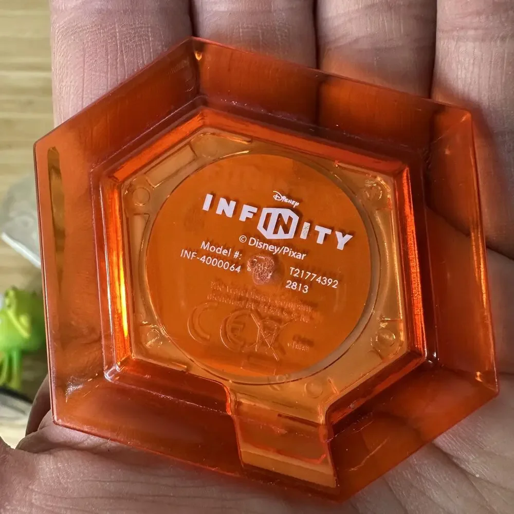 Disney Infinity Base Set USB Portal With 4 Figures‎ Power Discs Wii Game Lot